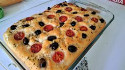 Zelfgemaakte focaccia