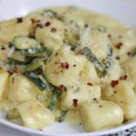 Gnocchi met courgette en roomsaus